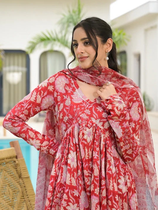 Red printed Kurta with Trousers with dupatta