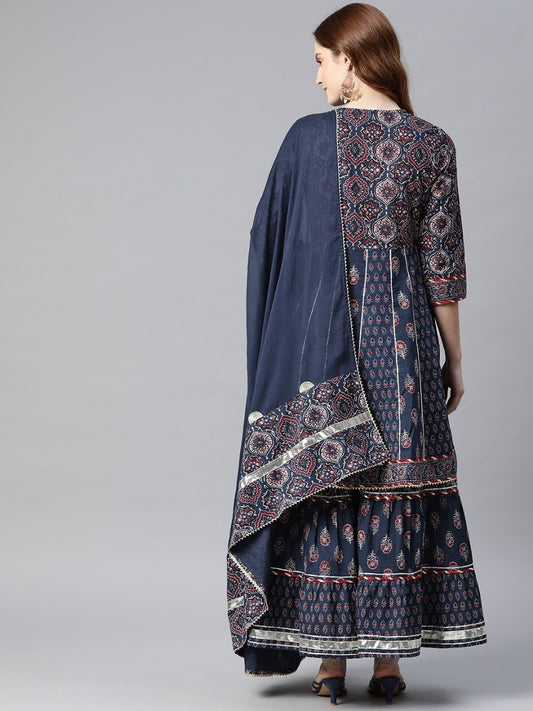 Navy blue printed Kurta with Sharara💙
Ethnic motifs printed🌾