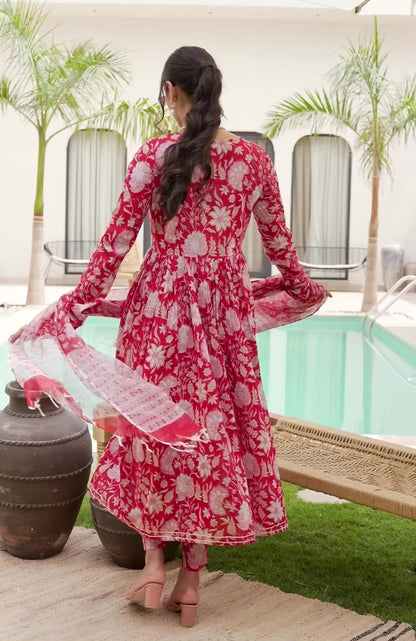 Red printed Kurta with Trousers with dupatta